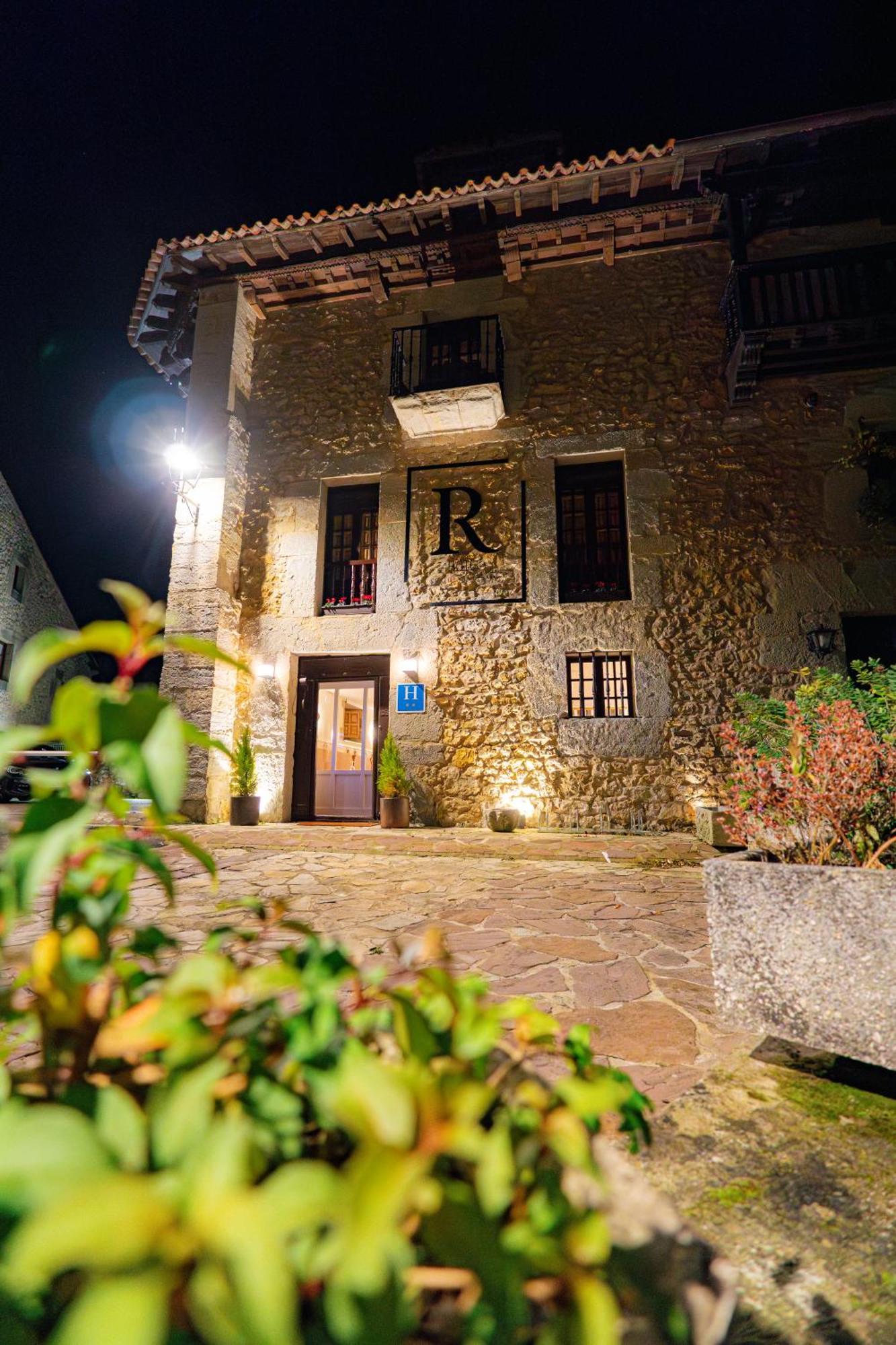 Hotel R Santillana ซันติยานาเดลมาร์ ภายนอก รูปภาพ