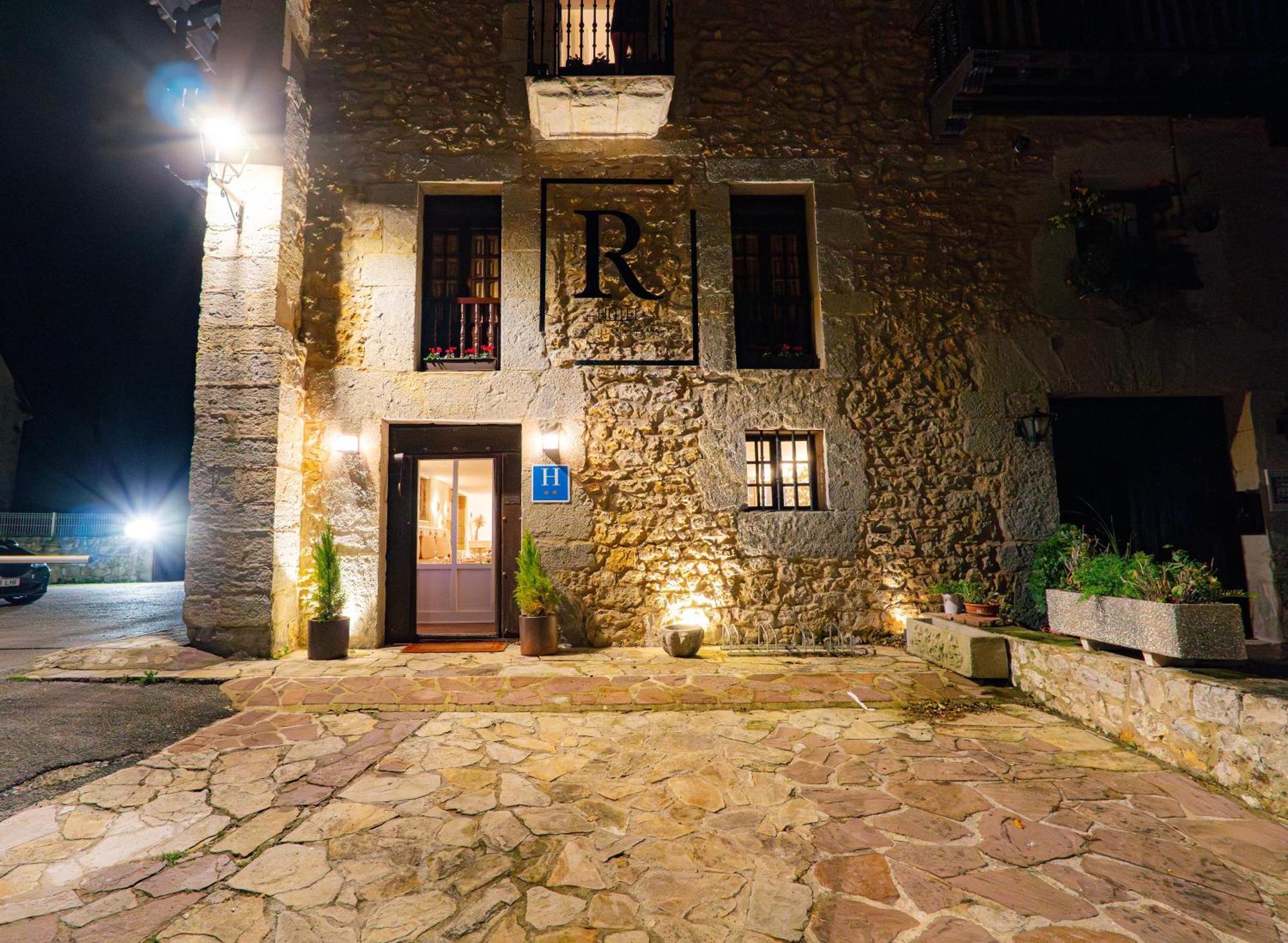 Hotel R Santillana ซันติยานาเดลมาร์ ภายนอก รูปภาพ