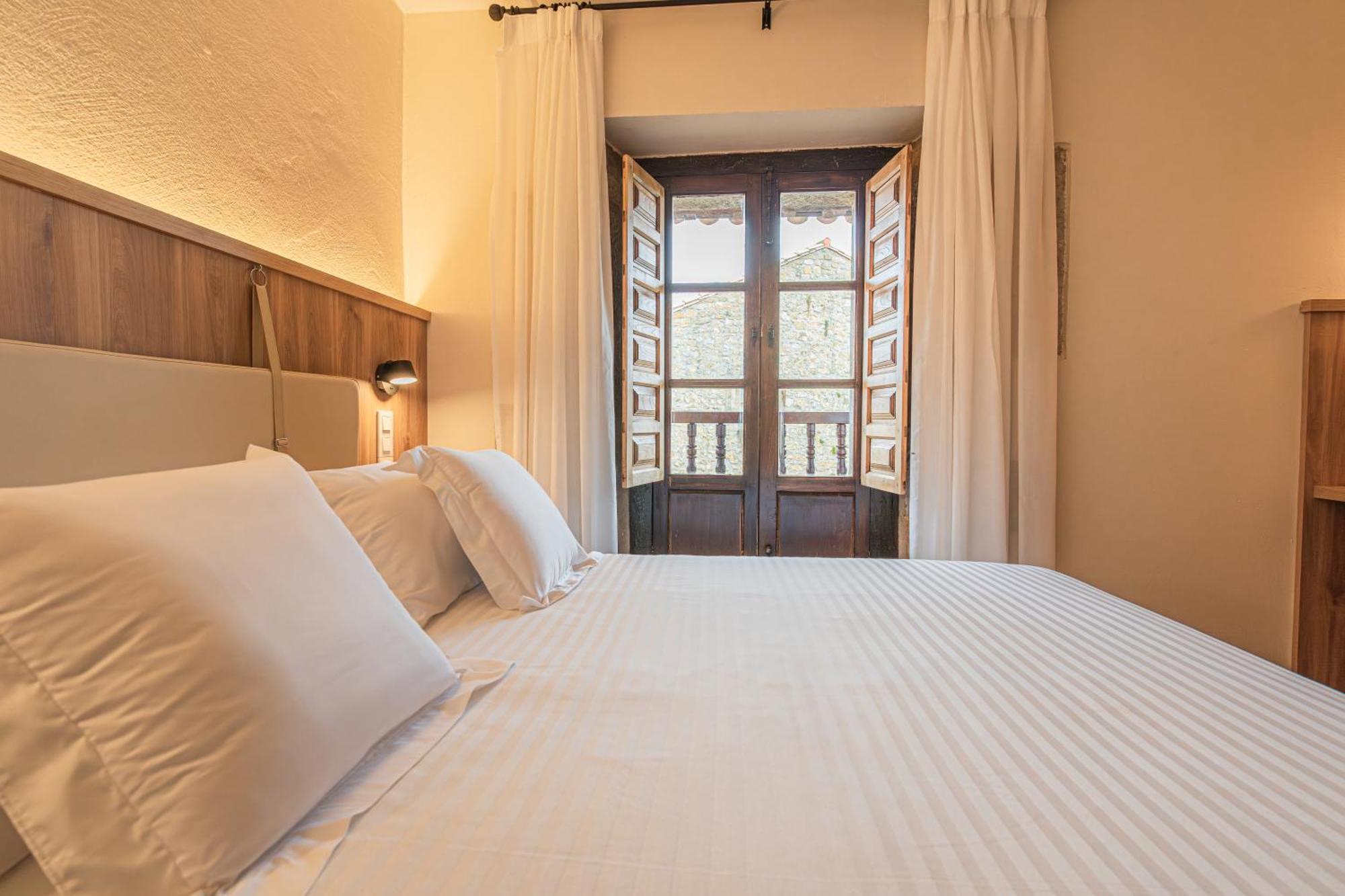 Hotel R Santillana ซันติยานาเดลมาร์ ภายนอก รูปภาพ