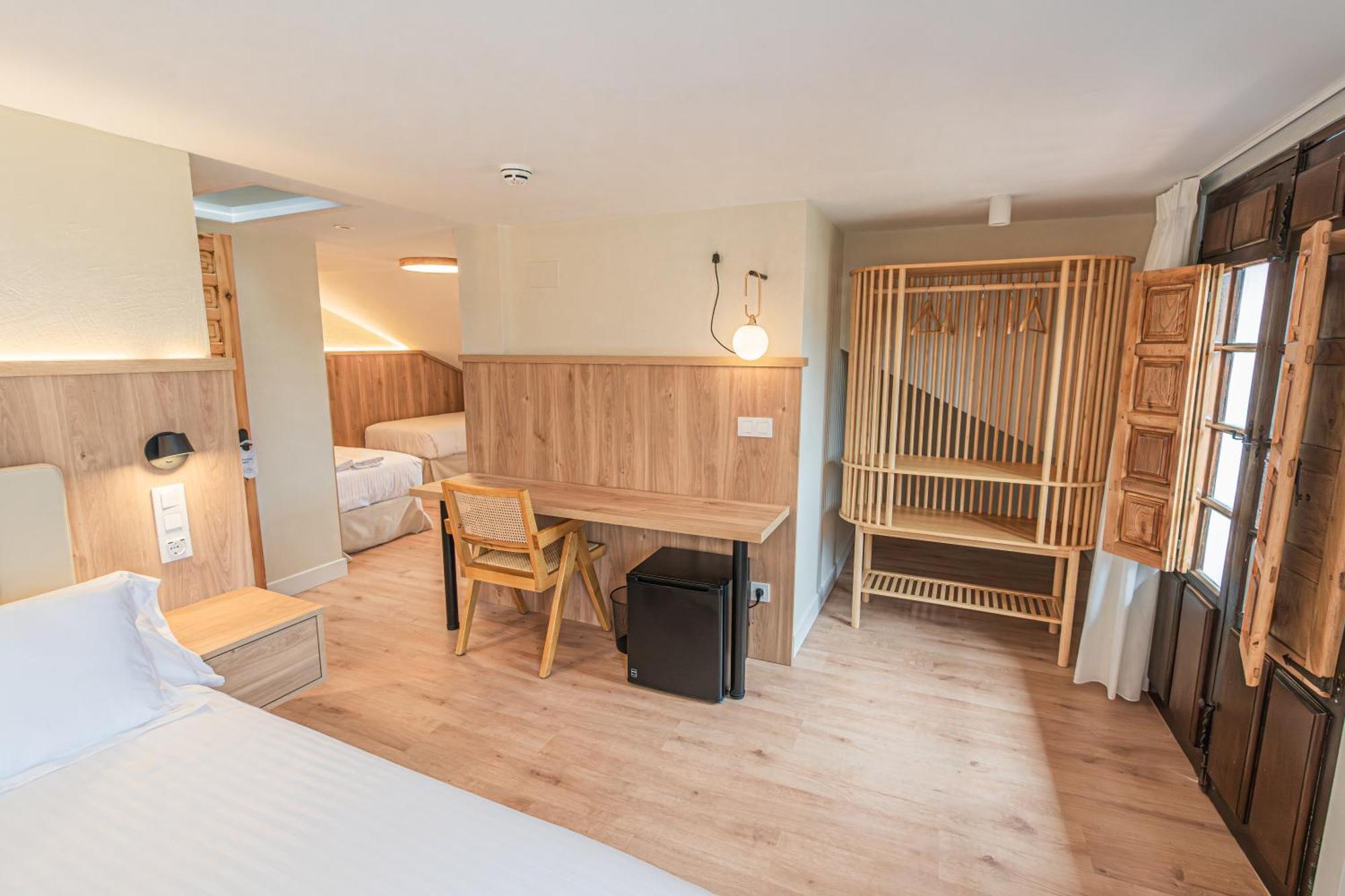 Hotel R Santillana ซันติยานาเดลมาร์ ภายนอก รูปภาพ