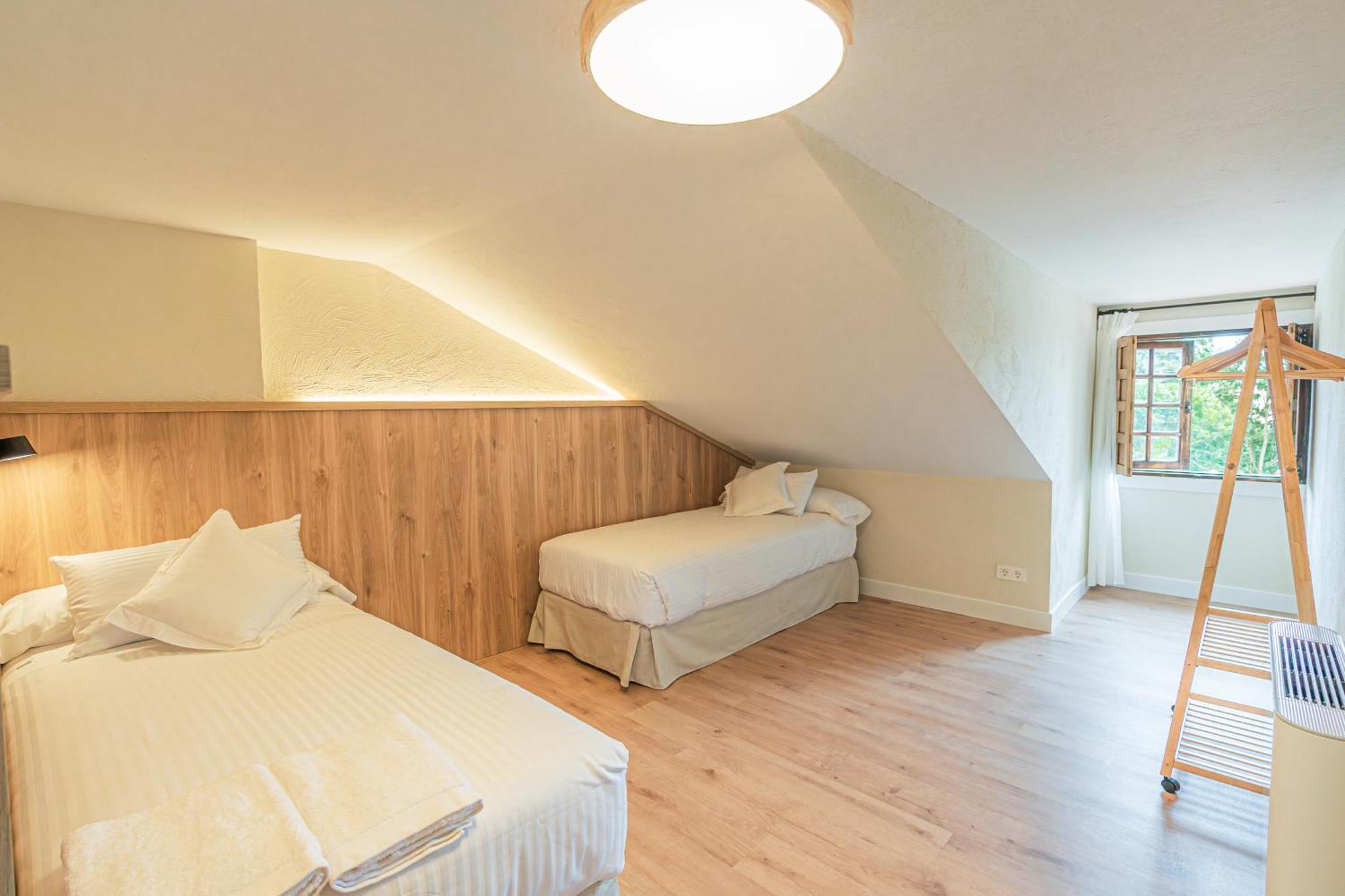 Hotel R Santillana ซันติยานาเดลมาร์ ภายนอก รูปภาพ