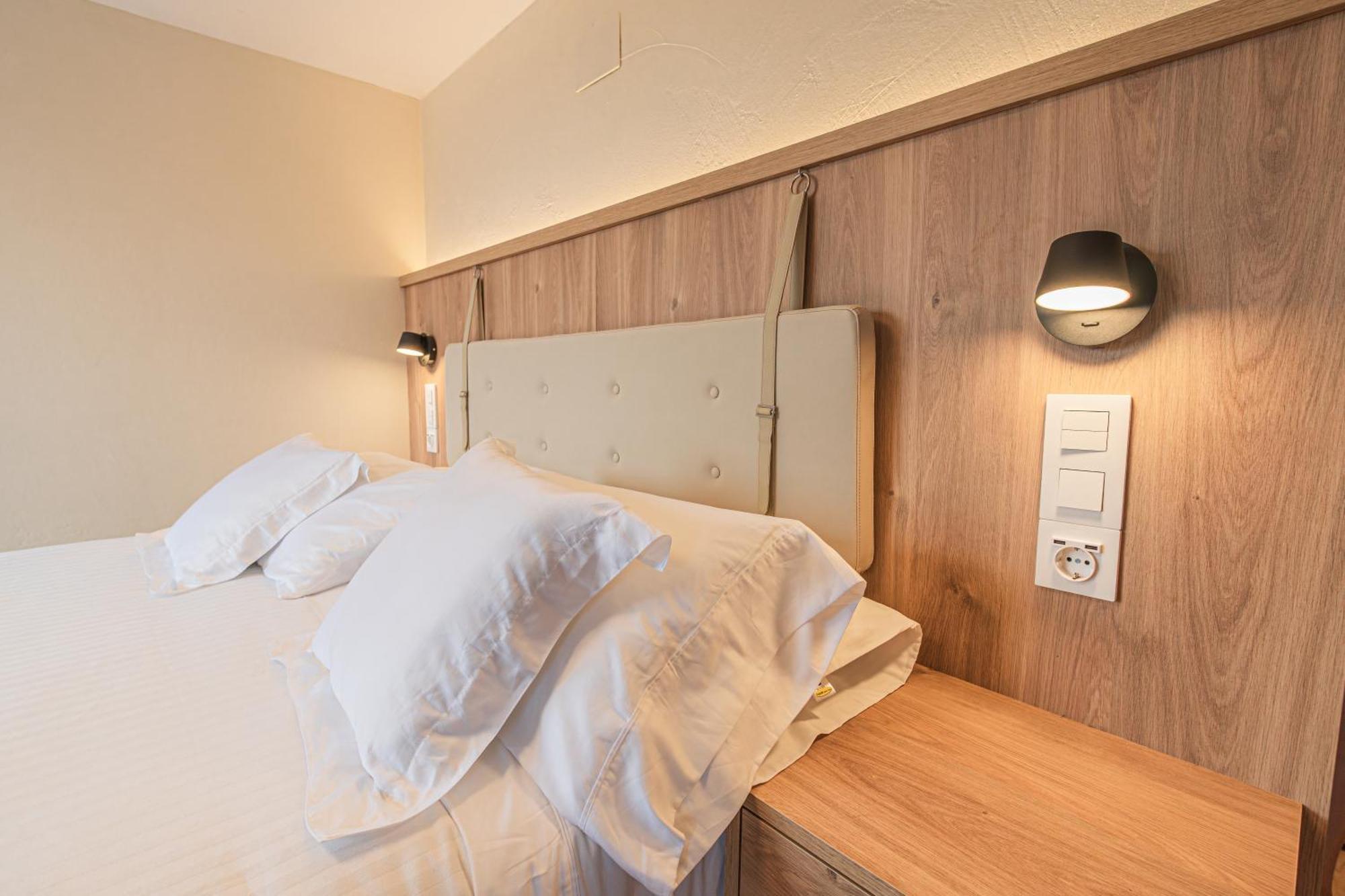 Hotel R Santillana ซันติยานาเดลมาร์ ภายนอก รูปภาพ
